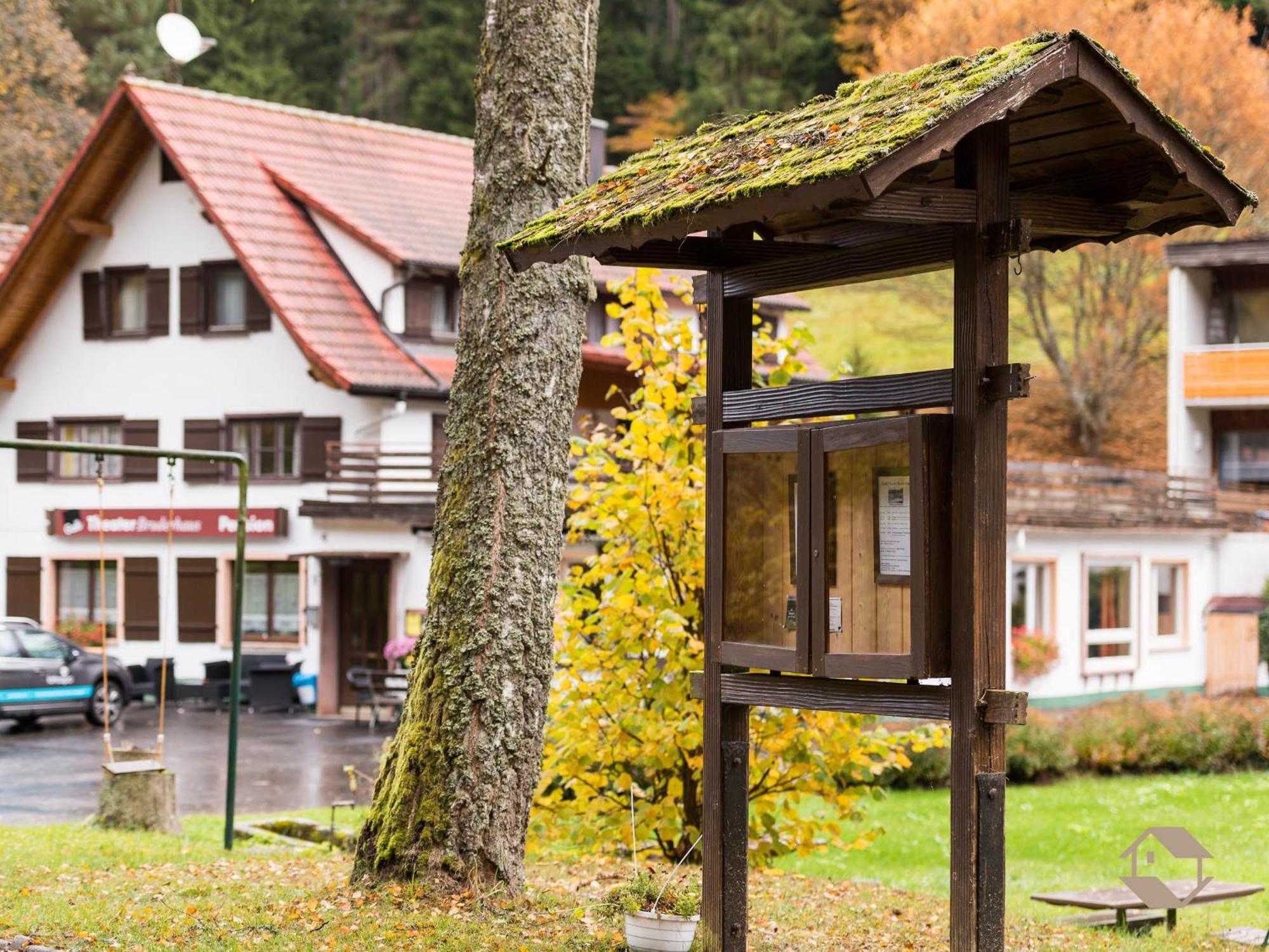 Enri Theater & Pension Bruderhaus Altensteig Buitenkant foto