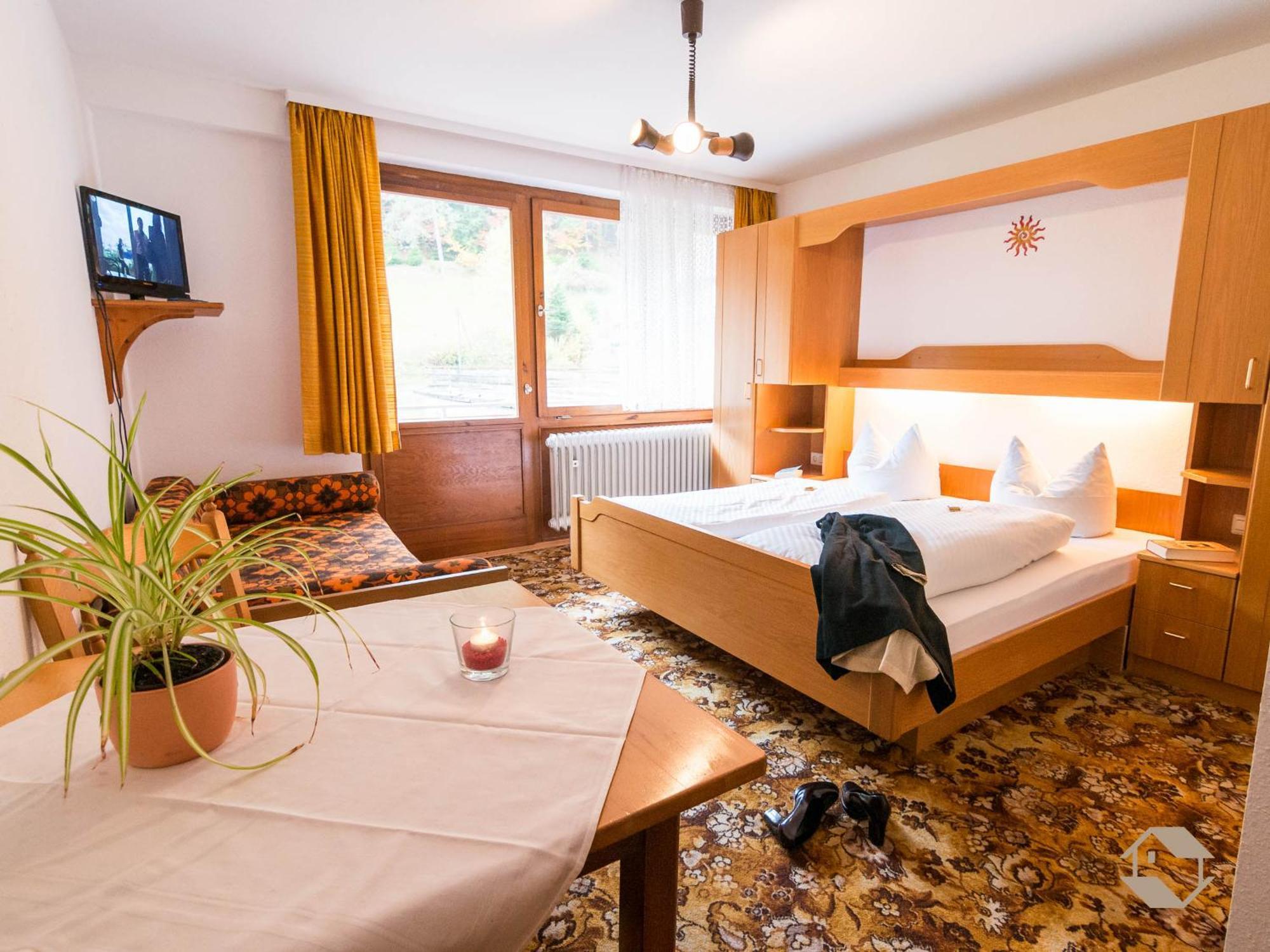 Enri Theater & Pension Bruderhaus Altensteig Kamer foto